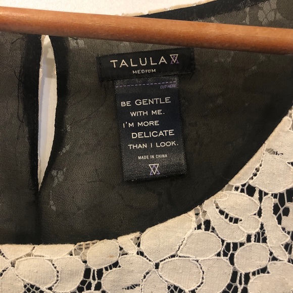 Aritizia Talulah Lace Overlay T-Shirt Medium - Picture 8 of 11